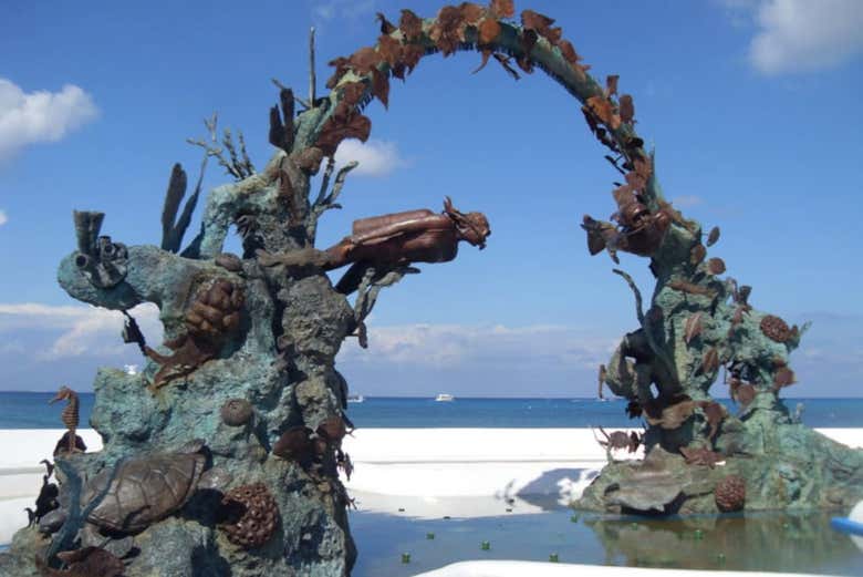 Monumento del Buzo