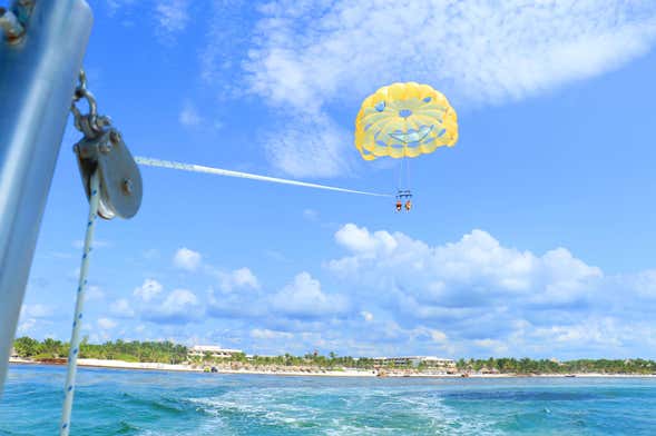 Parasailing en Punta Maroma